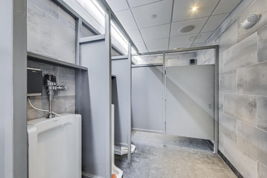 More Photos Of 1355 U St NW, Washington Restaurant For Lease