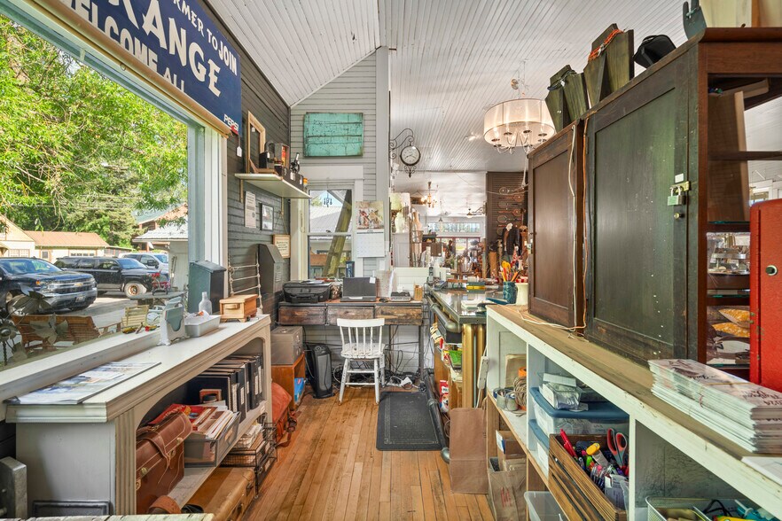 More Photos Of 8 US Highway 2 E, Columbia Falls Storefront For Sale