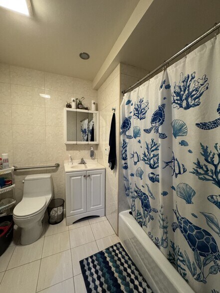 More Photos Of 11242 38th Ave, Corona Apartments For Sale