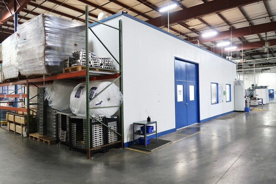 More Photos Of 2301 Charleston Regional Pky, Charleston Warehouse For Lease