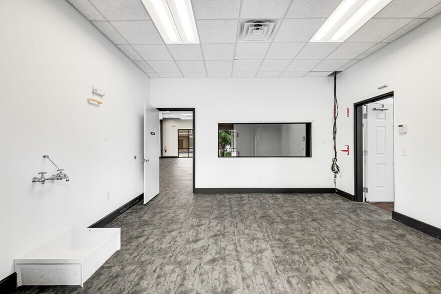 More Photos Of 8991 Daniels Center Dr, Fort Myers Medical For Sale