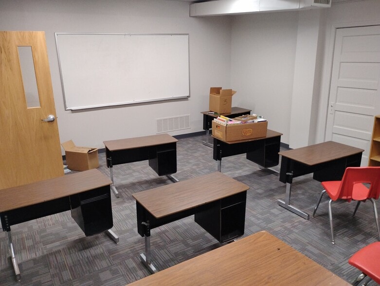 More Photos Of 906 Elm St, Coffeyville Religious Facility For Sale