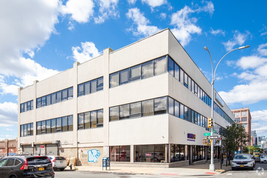 More Photos Of 33-10 Queens Blvd, Long Island City Office For Lease