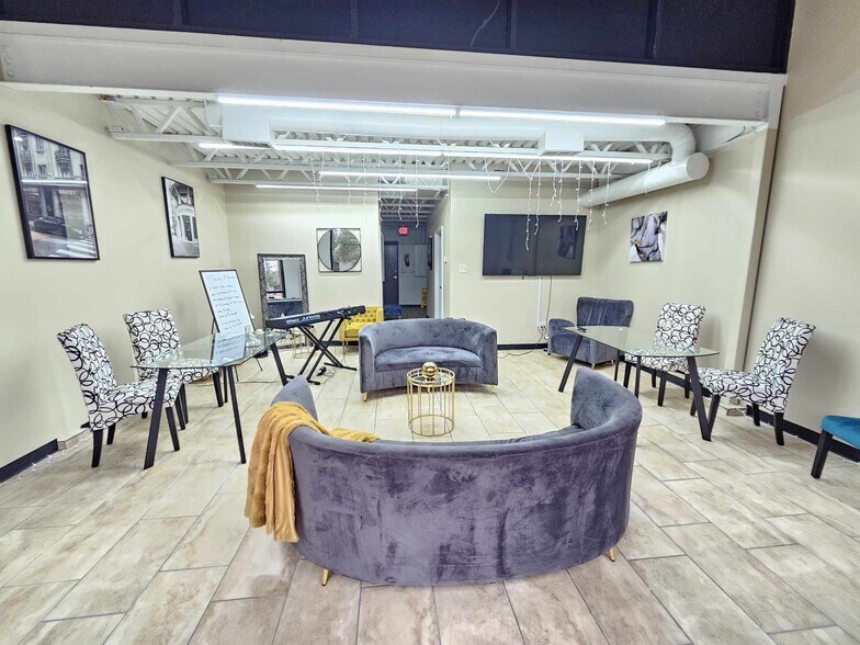 More Photos Of 4312 Saint Goar St, Dickinson General Retail For Sale