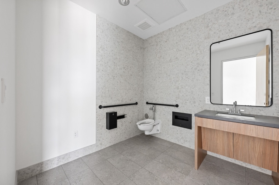 More Photos Of 6001 Wilcab Rd, Austin Unknown For Lease