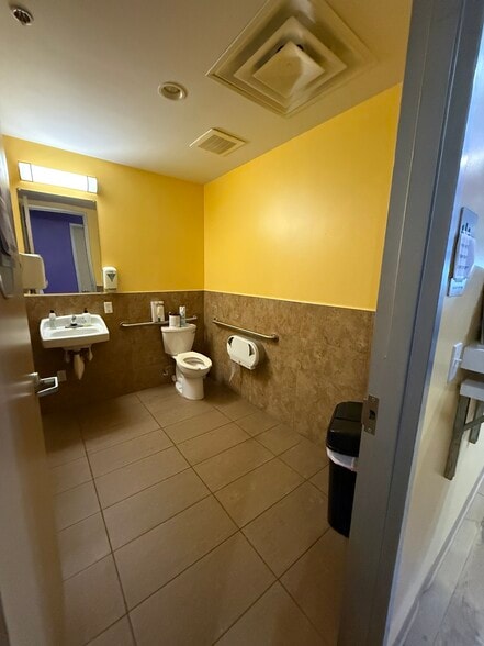 More Photos Of 2953 Cobb Pky NW, Kennesaw Storefront For Lease