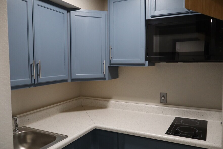 More Photos Of 3521 Lake City Hwy, Warsaw Hotel For Sale