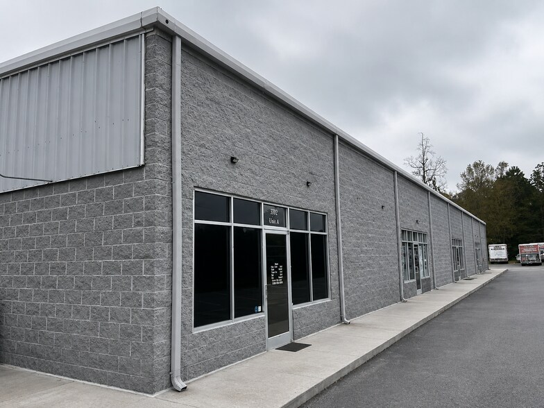 More Photos Of 3792 Ladson Rd, Ladson Light Distribution For Lease