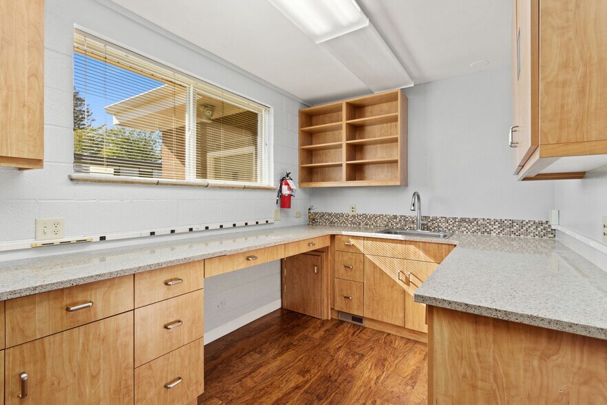 More Photos Of 2120 Logan Ave, Cheyenne Healthcare For Sale