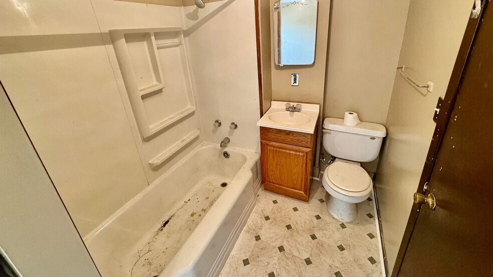 More Photos Of 1600 9th St, Rock Island Apartments For Sale