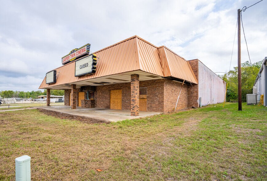 More Photos Of 611 S Fletcher St, Jasper Storefront Retail Office For Sale
