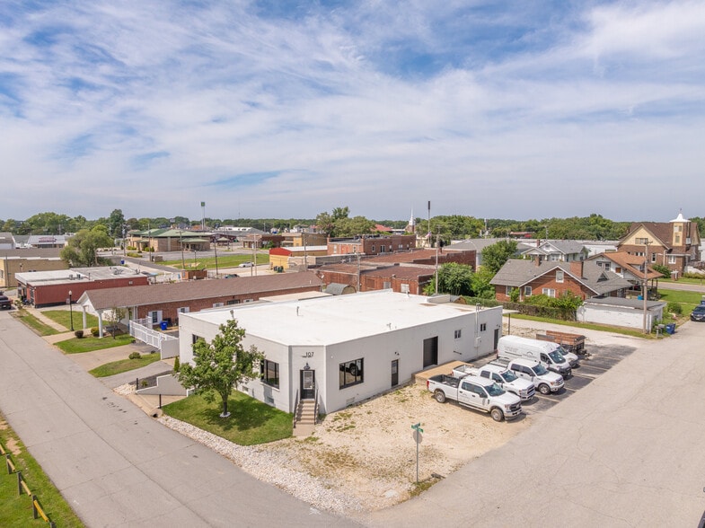 Primary Photo Of 107 Cherry St, Wright City Flex For Lease