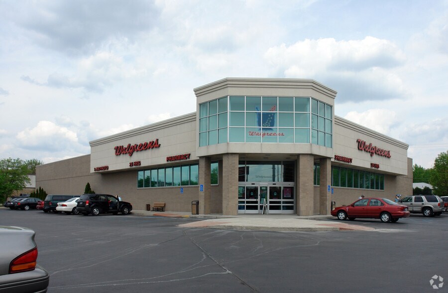Primary Photo Of 2410 N Coliseum Blvd, Fort Wayne Drugstore For Lease