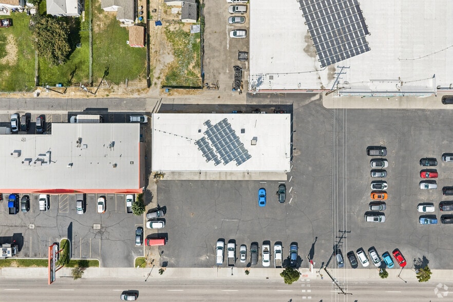 More Photos Of 221 11th Ave N, Nampa Auto Repair For Sale