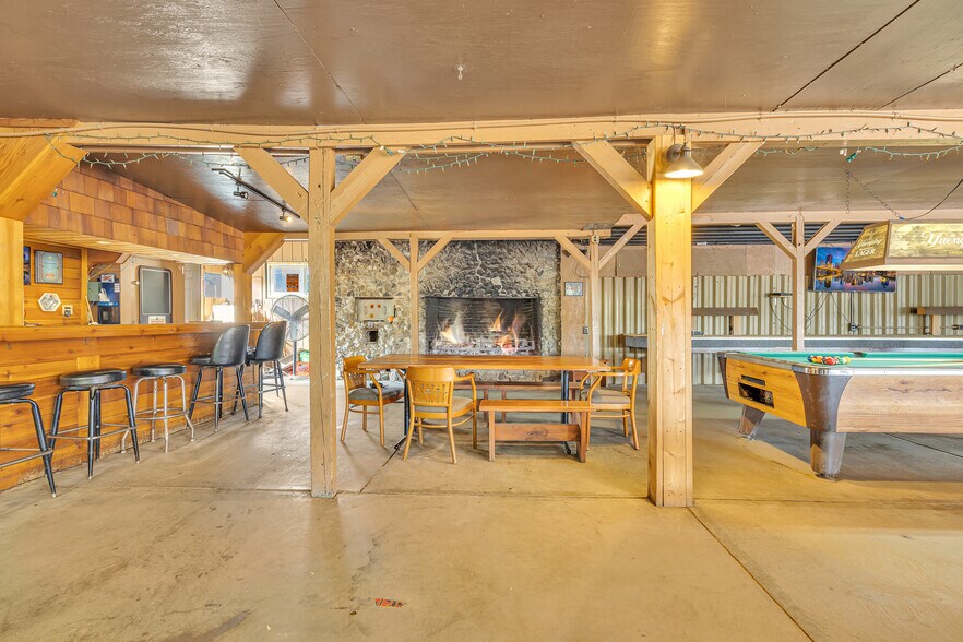 More Photos Of 1020 Sharon Rd, Beaver Restaurant For Sale