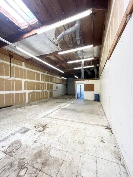 More Photos Of 209 Kenroy Ln, Roseville Warehouse For Sale