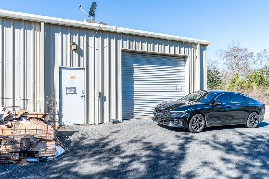 More Photos Of 4944 Malloy Plz, Marianna Freestanding For Sale