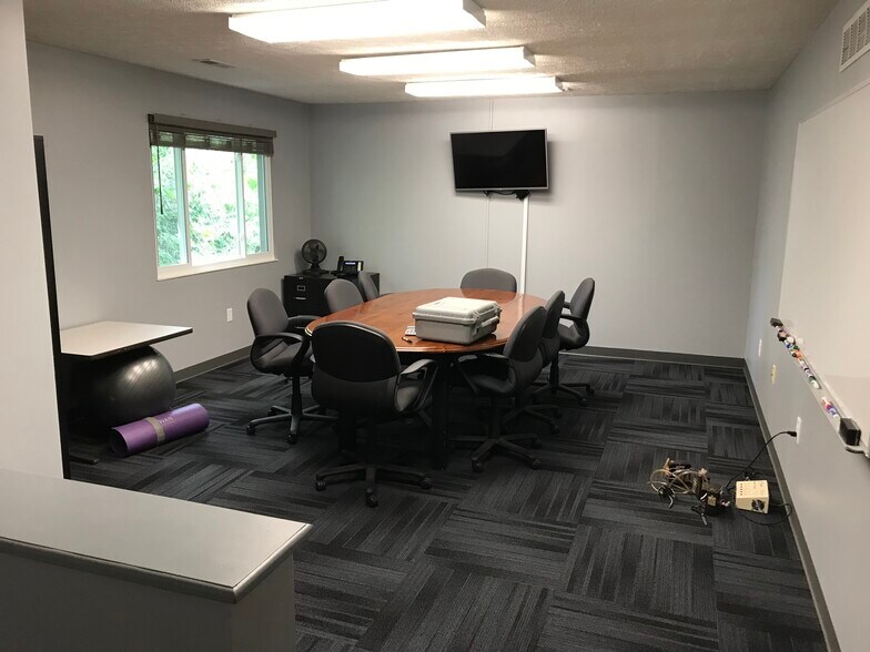More Photos Of 3959 Fulton Grove Rd, Cincinnati Flex For Sale
