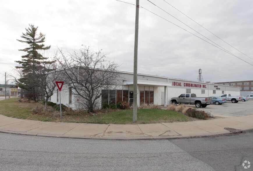 Primary Photo Of 806 W Sample St, South Bend Warehouse For Lease