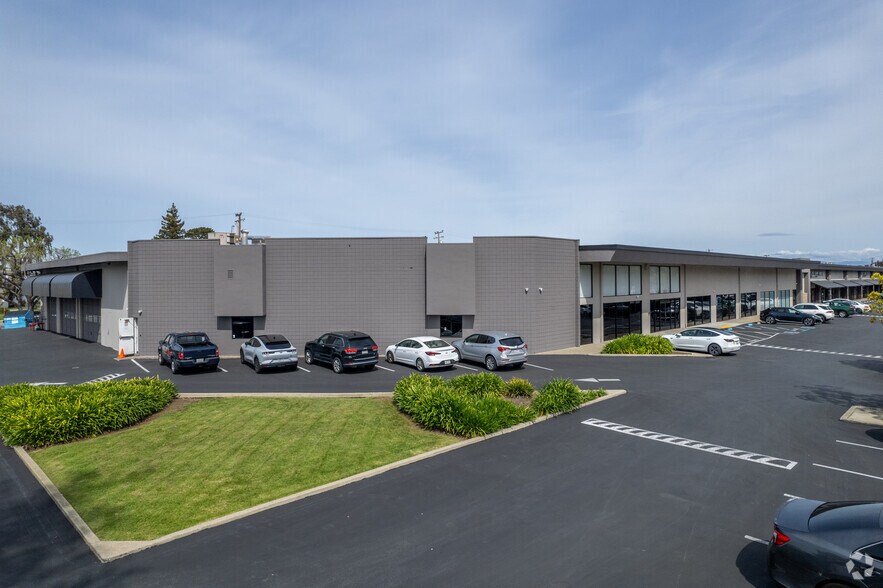 More Photos Of 1205-1295 Veterans Blvd, Redwood City Research And Development For Lease