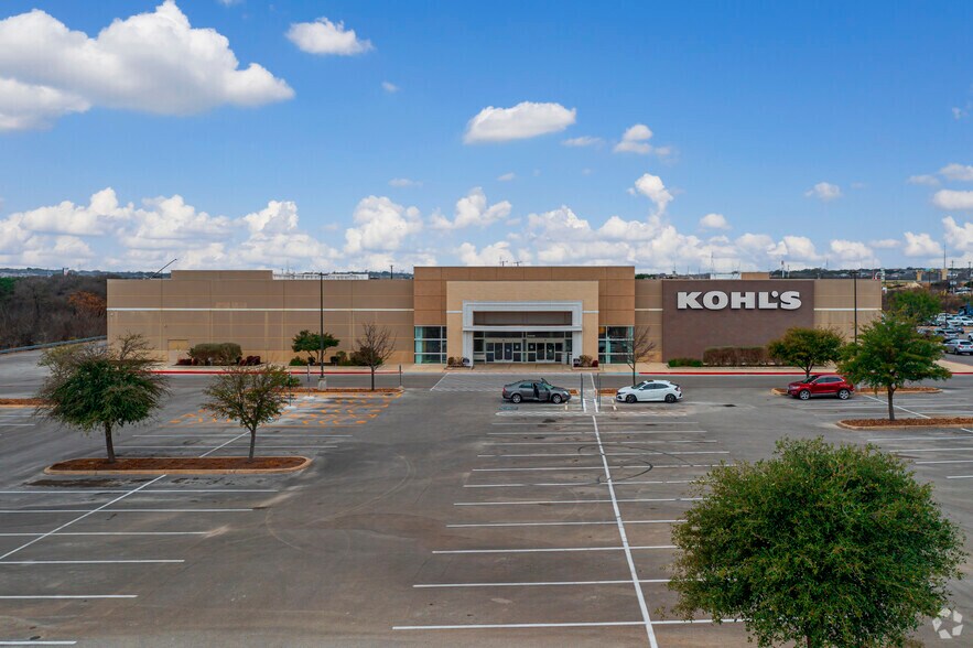 More Photos Of 10838-10842 Potranco Rd, San Antonio Unknown For Lease