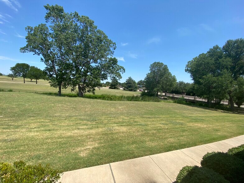More Photos Of 1050 W Campbell Rd, Richardson Medical For Sale