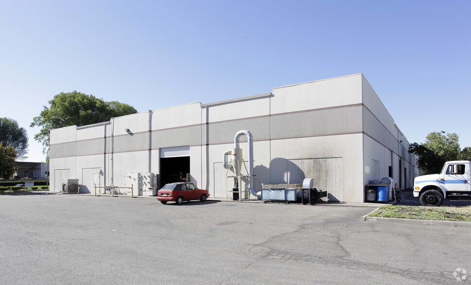 More Photos Of 119 Val Dervin Pky, Stockton Warehouse For Lease