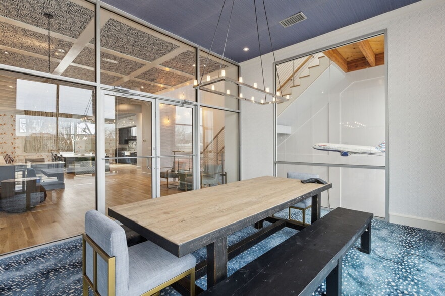 More Photos Of 4763 Algiers St, Dallas Loft Creative Space For Sale
