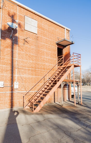 More Photos Of 176 E Railroad Ave, Gibsonville Warehouse For Lease