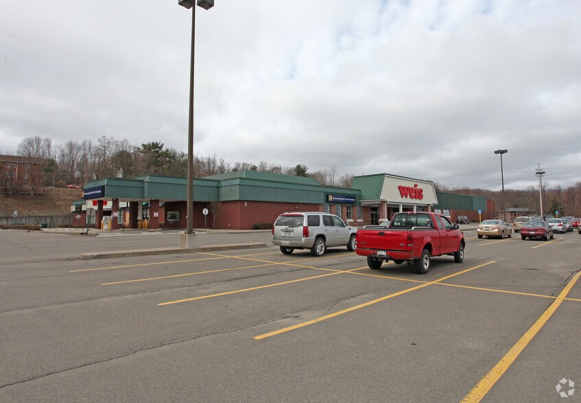 More Photos Of 100 Rano Blvd, Vestal Township Restaurant For Lease
