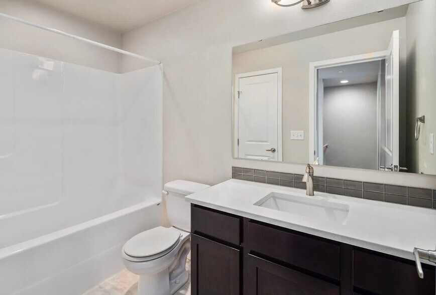 More Photos Of 17825 22nd Ave E, Tacoma Apartments For Sale