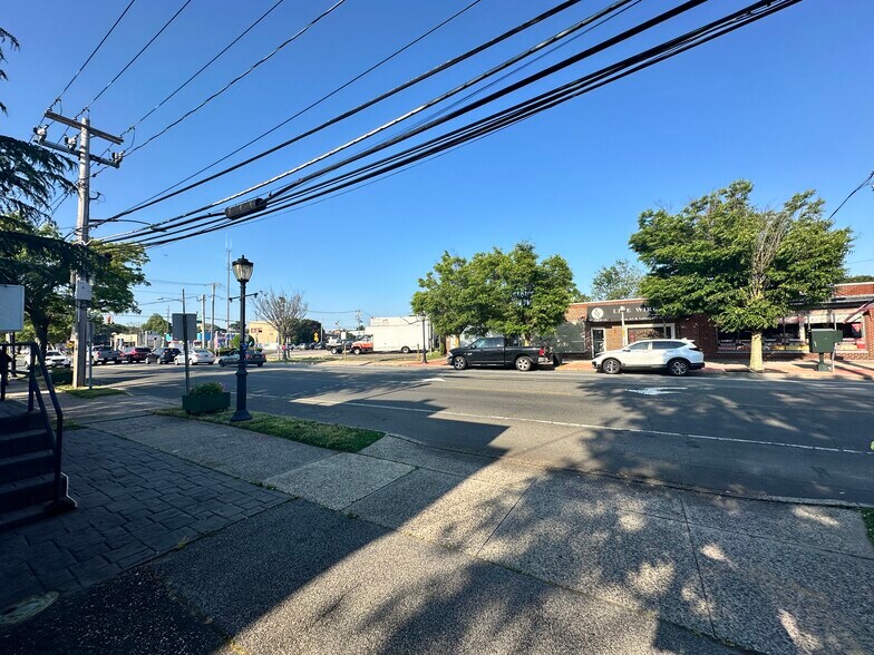 More Photos Of 166 Higbie Ln, West Islip Storefront Retail Office For Lease