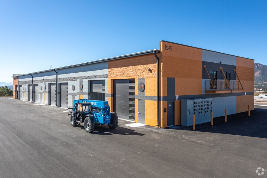 More Photos Of 1945 Deer Creek Rd, Monument Warehouse For Lease