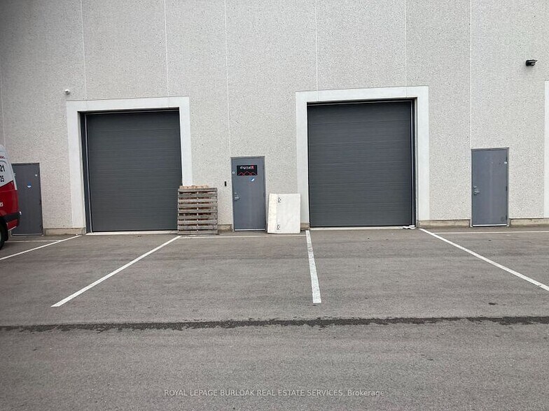More Photos Of 760 Laurentian Dr, Burlington Showroom For Sale