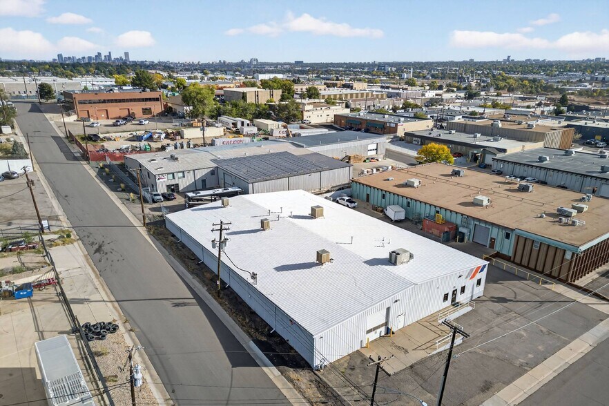 More Photos Of 2261 W Cornell Ave, Englewood Warehouse For Lease