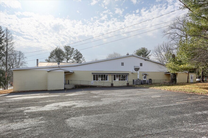 More Photos Of 145 Chamberlaine Ave, Pottsville Flex For Sale