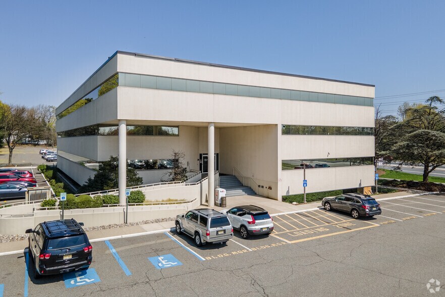 More Photos Of 16-00 State Route 208, Fair Lawn Office For Lease
