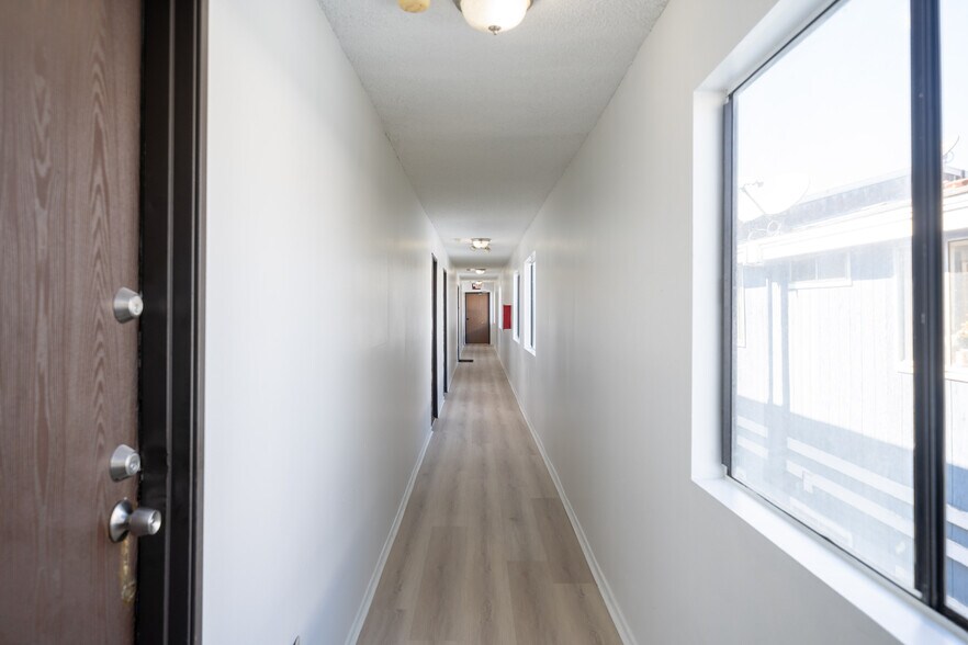 More Photos Of 7437 Haskell Ave, Van Nuys Apartments For Sale