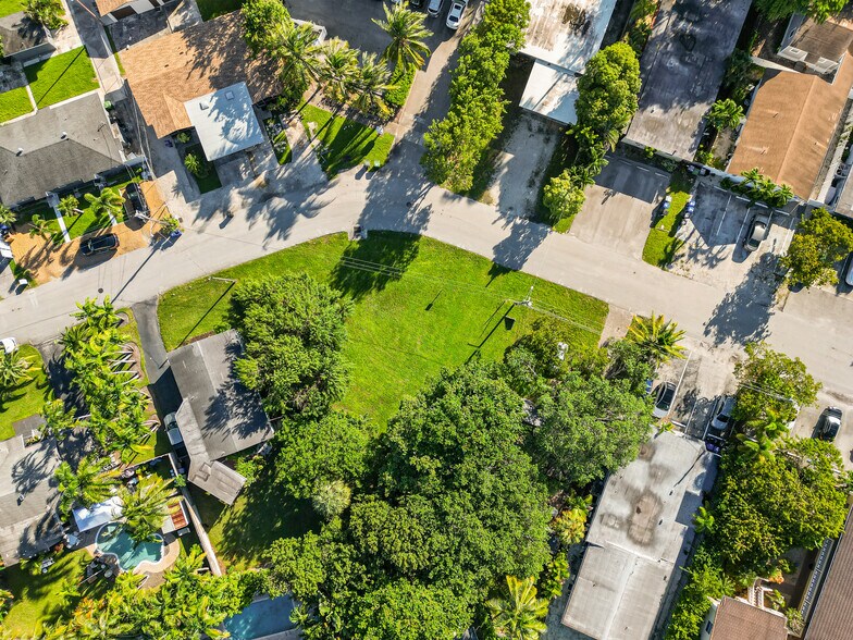 More Photos Of 827 NE 14th Pl, Fort Lauderdale Land For Sale