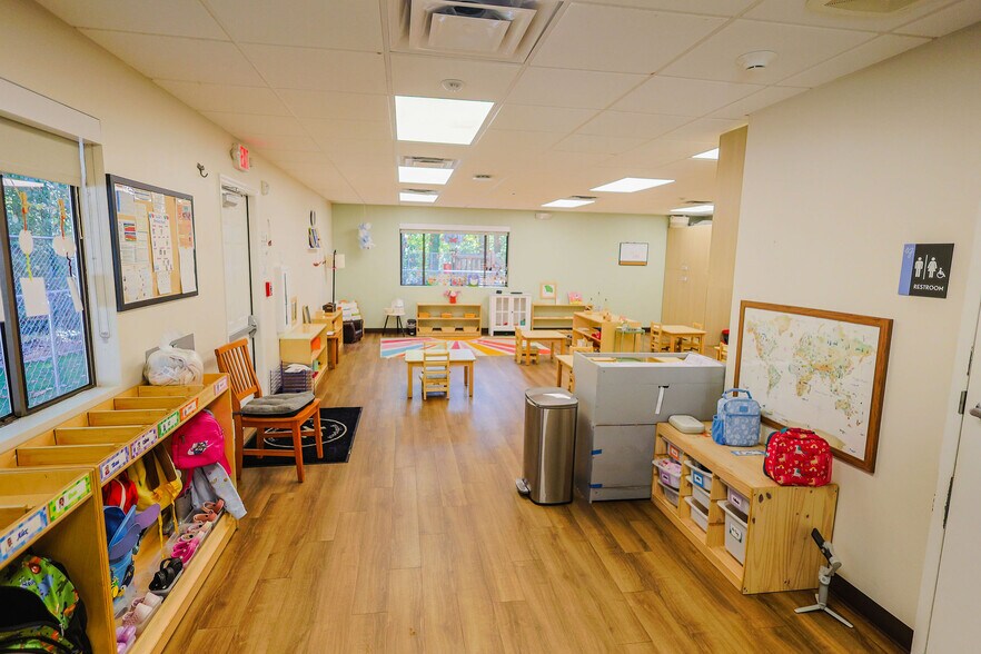 More Photos Of 2358 Shallowford Rd, Marietta Daycare Center For Sale