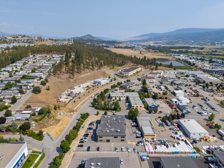 More Photos Of 215 Neave Rd, Kelowna Office For Sale
