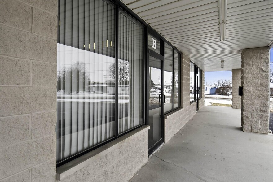 More Photos Of 1100 Croy Dr, Findlay Storefront Retail Office For Lease