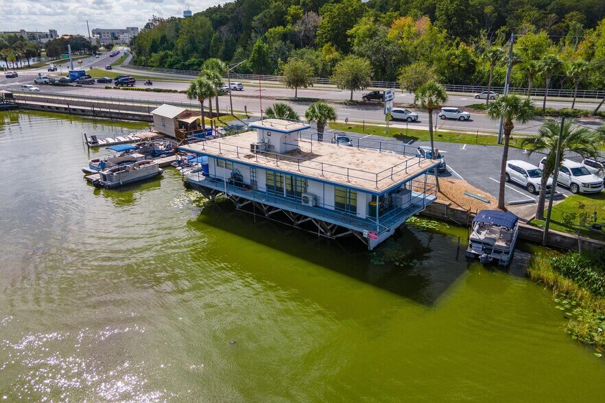 More Photos Of 1006 W Burleigh Blvd, Tavares General Retail For Sale