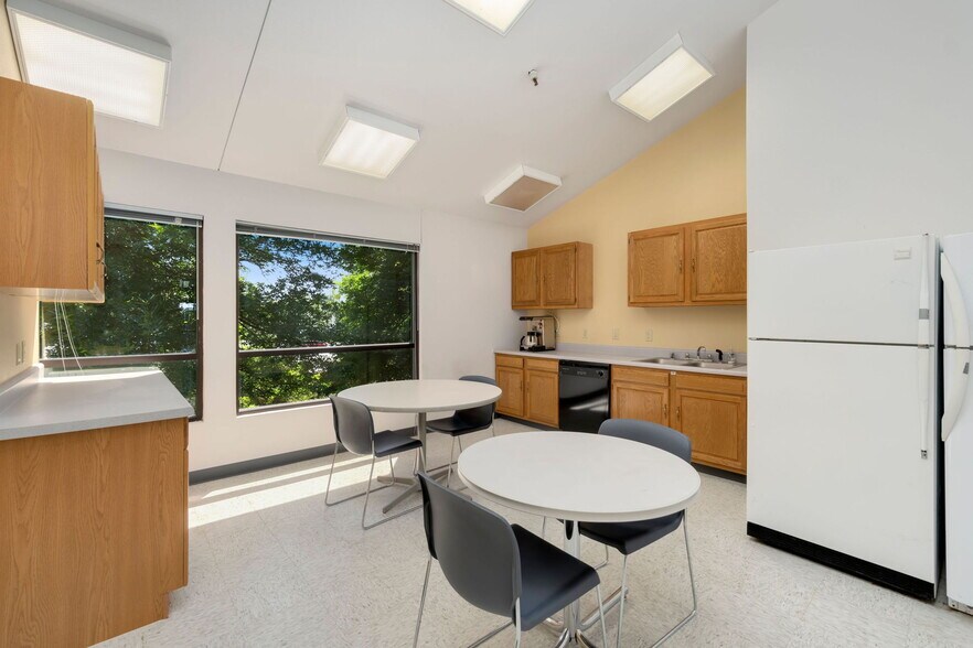 More Photos Of 724 Whalers Way, Fort Collins Office For Lease