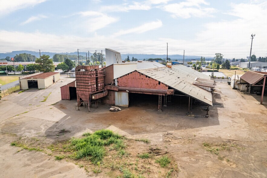 More Photos Of 523 7th Ave, Longview Warehouse For Sale