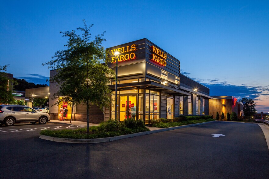 More Photos Of 21435 Epicerie Plz, Sterling Unknown For Lease