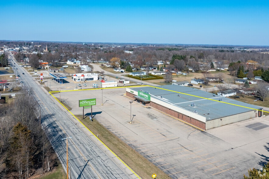 More Photos Of 291 S Main St, Clintonville Freestanding For Lease