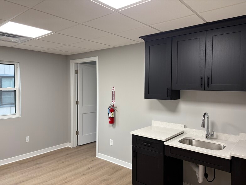 More Photos Of 408 Bethel Rd, Somers Point Office For Sale