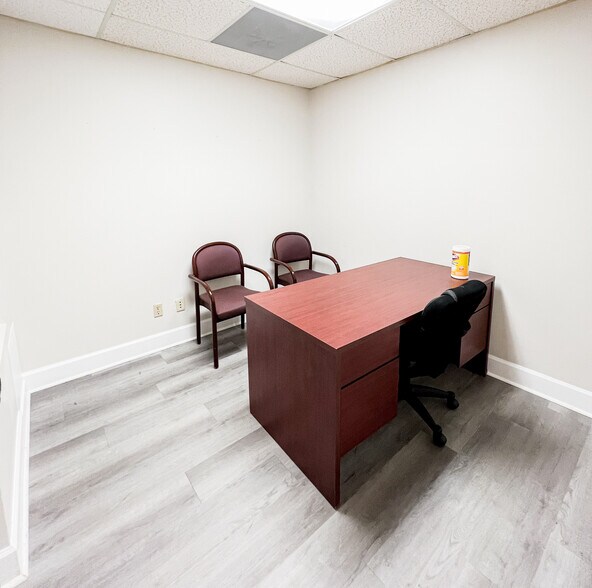 More Photos Of 1403 Medical Plaza Dr, Sanford Medical For Sale