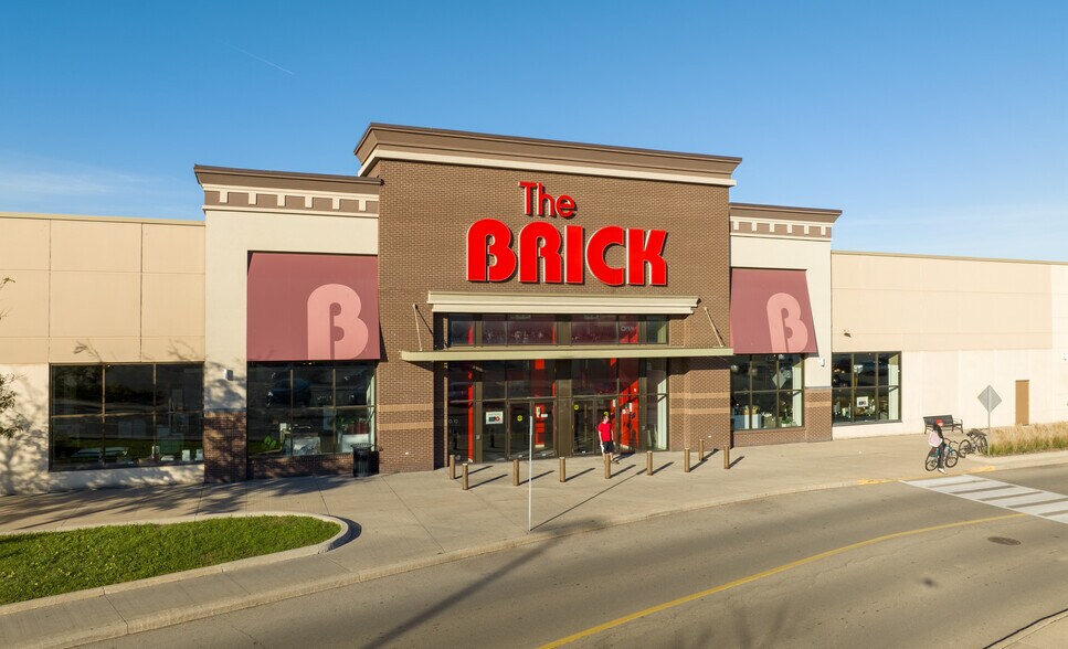 More Photos Of 1111-1321 Barton St, Hamilton Unknown For Lease